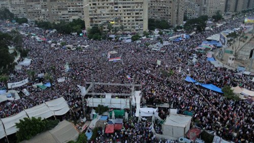 การชุมนุมในอียิปต์ยังคงเกิดขึ้นอย่างต่อเนื่อง - ảnh 1